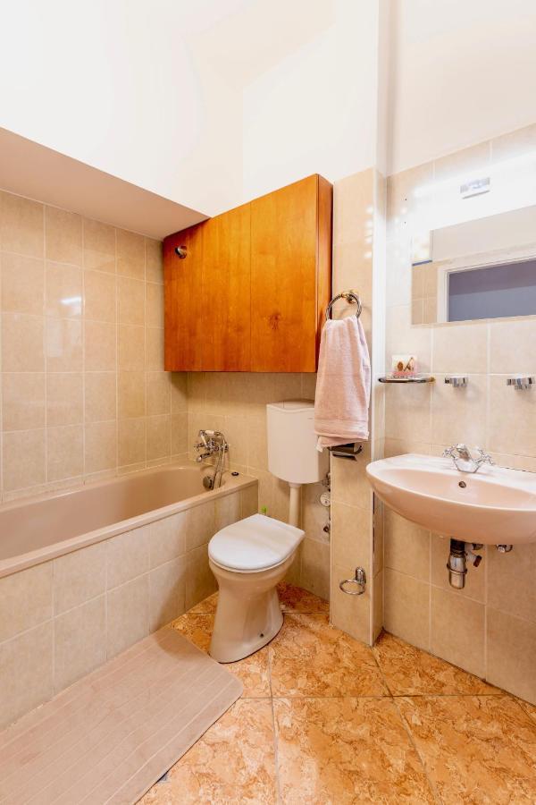 Elizabeth'S Treasure Deluxe Apartman Budapest Kültér fotó